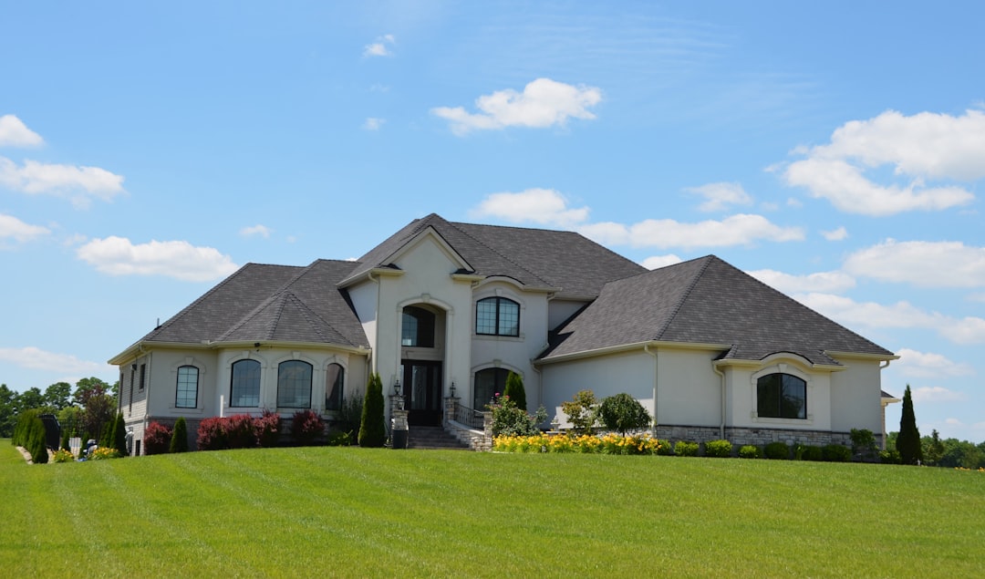 Skup nieruchomości: Jak szybko sprzedać mieszkanie?